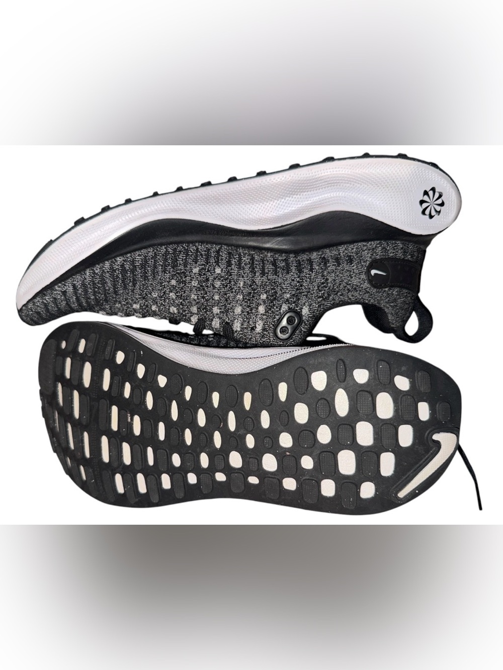 NWOT- Women’s- Nike- Sz 7- ReactX Infinity Run 4- Running Shoes- Black/ “Oreo” - Picture 4 of 5
